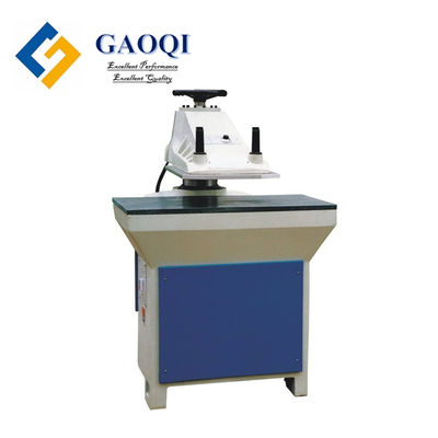 Machine de coupe de cuir à bras pivotant de petite taille avec une capacité de poids de 750 kg