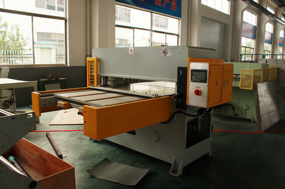 Machine de découpe à la matrice pour usine de fabrication personnalisée