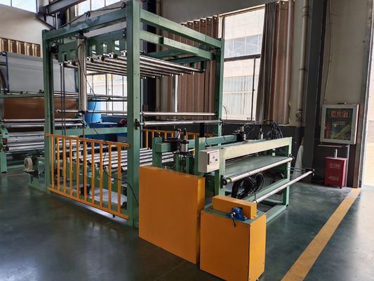Machine de laminage à base d'eau pour la production de tapis dans une usine de fabrication