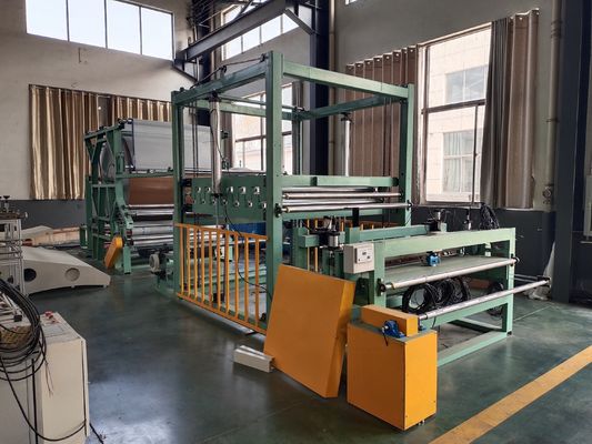 Machine de laminage à base d'eau pour la production de tapis dans une usine de fabrication