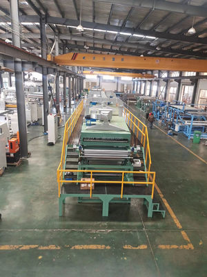 Machine de revêtement de film de laminage auto-adhésif efficace de 1300 mm pour une lamination parfaite