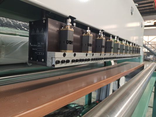 Machine de stratification à pulvérisation à chaud idéale pour les matériaux de canapé et de rideau
