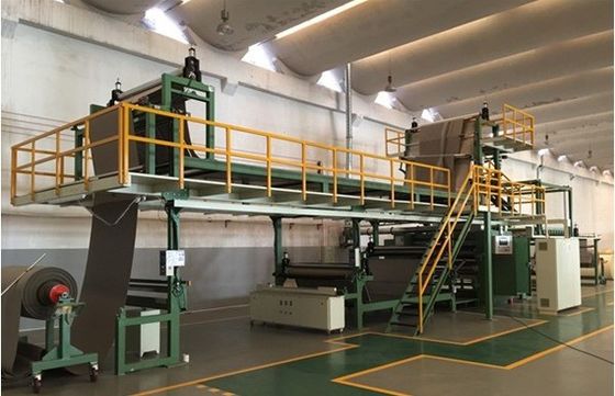 Machine de laminage à la flamme automatique personnalisée avec stockage